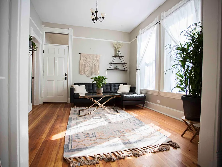 1110 N California Ave #2R — Photo 2