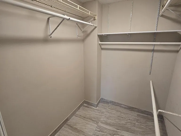 3800 Oaks Clubhouse Dr #112 — Photo 11