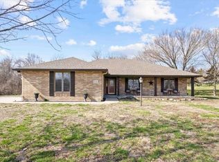 23001 147th St, Basehor, KS 66007