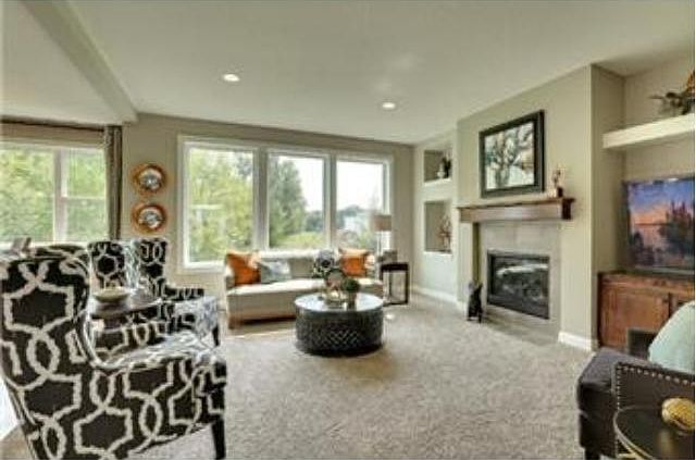 2nd image of 12734 Lake Vista Ln