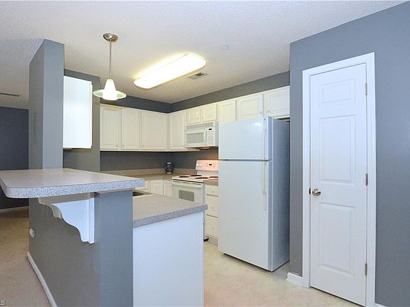 3rd image of 4290-2B Cedarcroft Ct