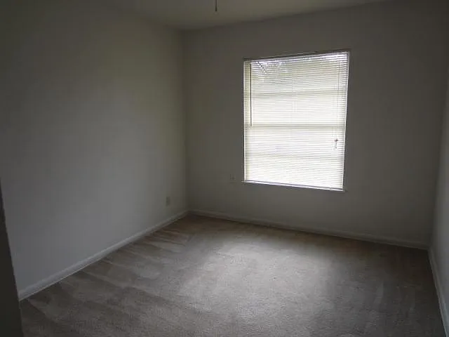 7706 Meadowview Ln — Photo 3