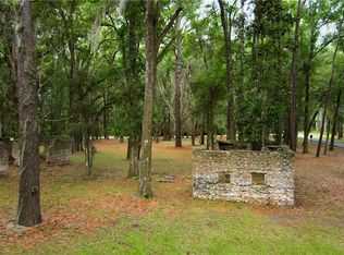 43 W Mission Ln SE, Darien, GA 31305