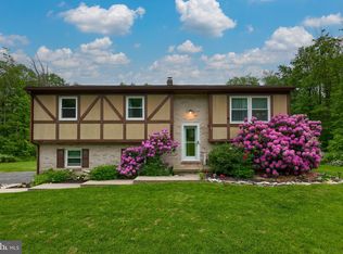 5886 Michele Dr, Narvon, PA 17555