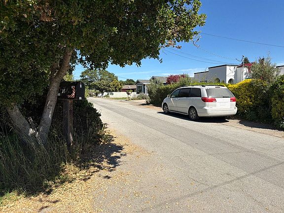 5th image of 35 Hawthorne Ave