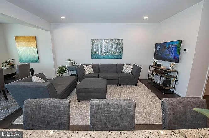 186 Cricket Dr — Photo 1