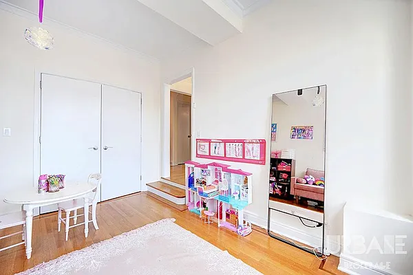 Rented by Urbane Brokerage | media 15