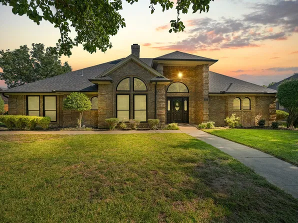 405 Lincoln Oaks Dr, Burleson, TX 76028