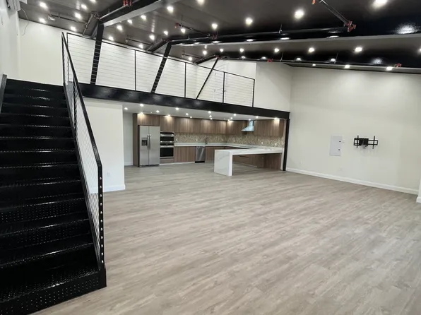 62 Sand Creek Rd #10, Albany, NY 12205