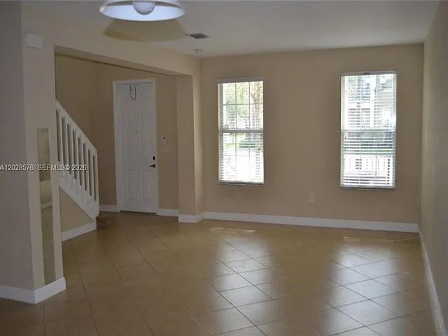 1524 SW 147th Ave — Photo 3