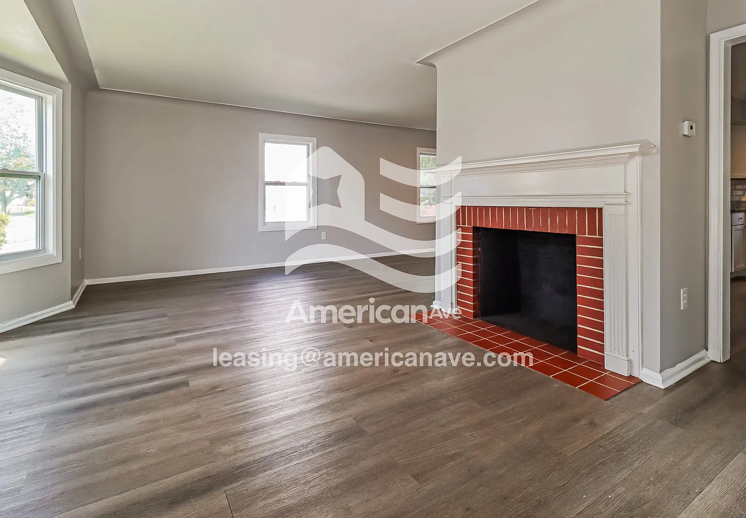 3 bed, 1.5 bath, 1325 sqft, $1,422 — Photo 2