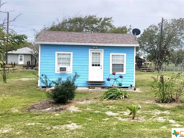 206 Main St, Austwell, TX 77950