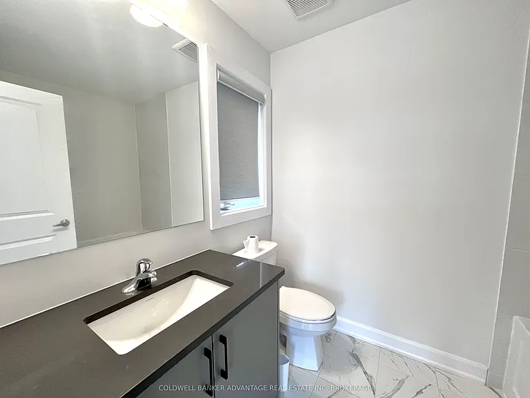 714 Daimler Pkwy — Photo 23
