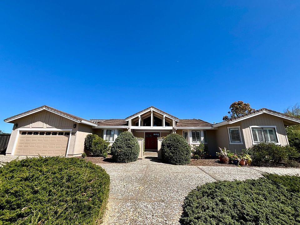 2nd image of 6 Caribou Ct