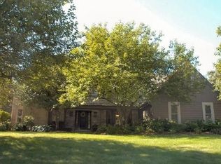 20735 Bartlett Dr, Brookfield, WI 53045