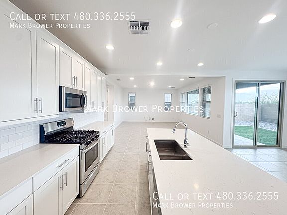3rd image of 2522 E Pelican Dr