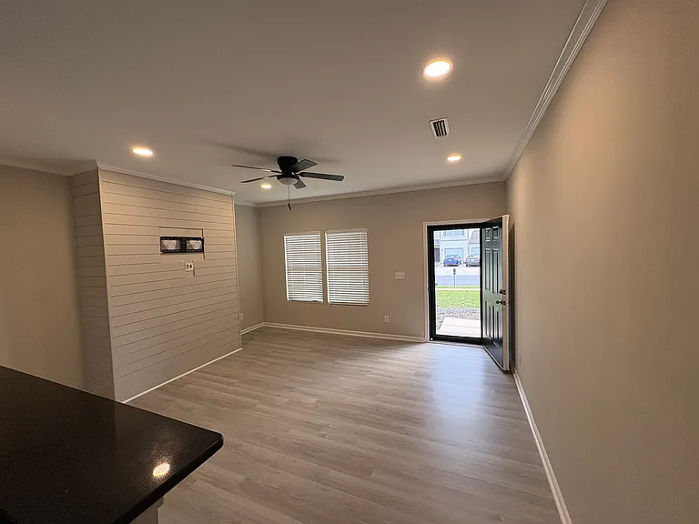 7047 Sonja Dr — Photo 4