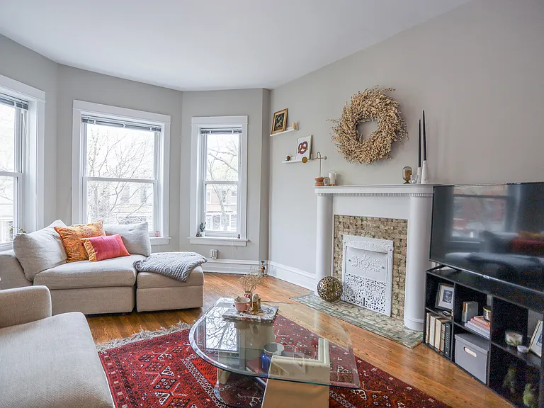 1315 W Eddy St #2 — Photo 5