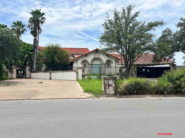 303 & 305 Jordan Dr, Laredo, TX 78041