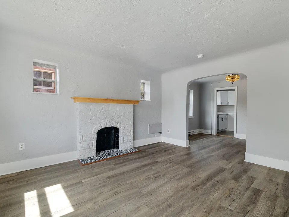 270 Beverly Rd #4