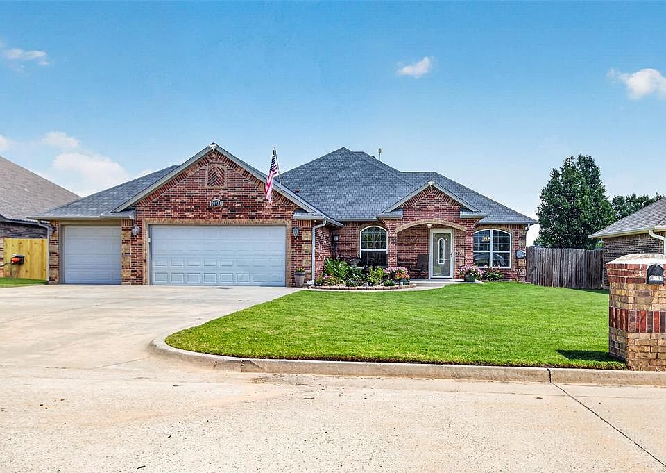 1st image of 20733 Twisted Oak Rd