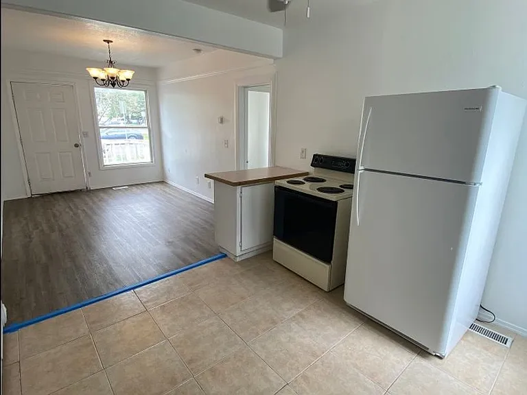 184 Carney St — Photo 5