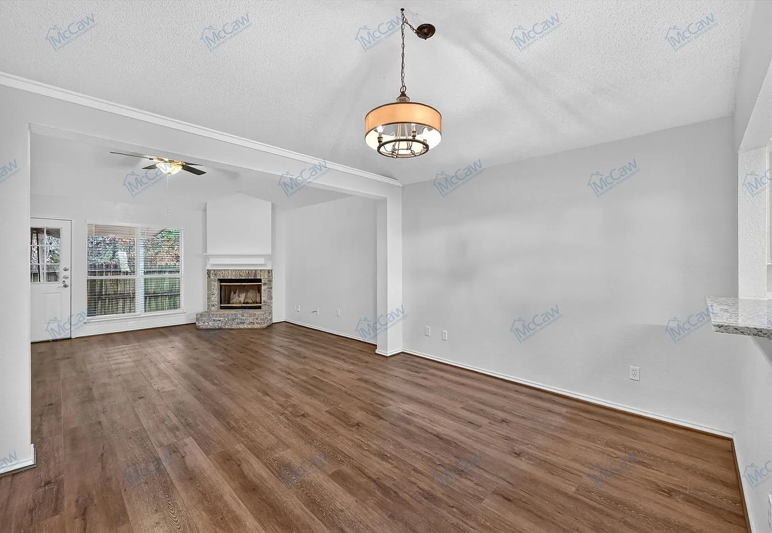 3 bed, 2.0 bath, 1484 sqft, $2,200 — Photo 2