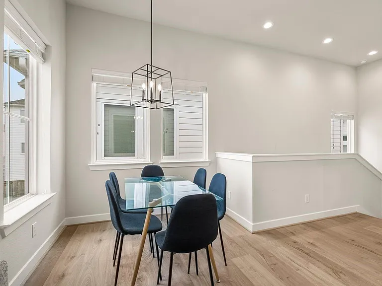 726 Carriage Knolls Dr — Photo 18
