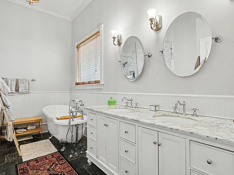 623 Cherokee Ave SE — Photo 32