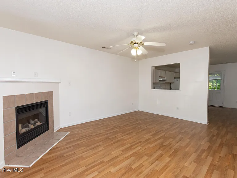 104 Spring Meadow Cir — Photo 2