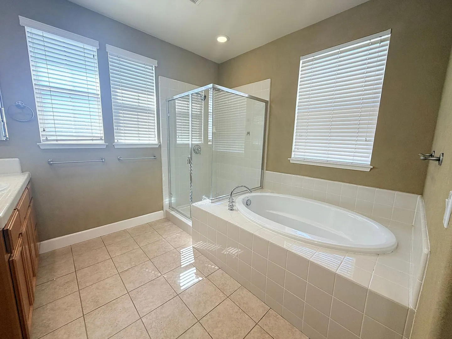 Spacious 4-Bedroom Home in Desirable Southgate Petaluma — Photo 3
