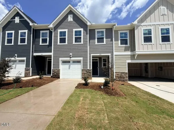 228 Deercroft Dr, Apex, NC 27539