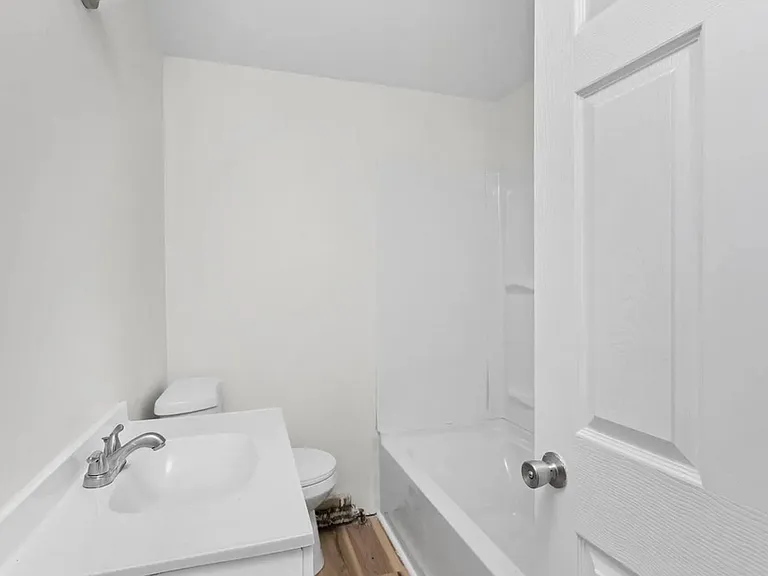 116 E Walnut Ave — Photo 4