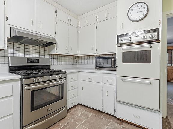 4th image of 460 Mound Ave