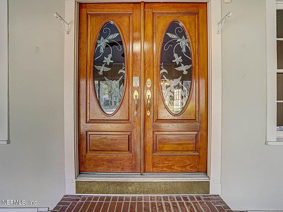 5th image of 4513 KINGSBURY Street