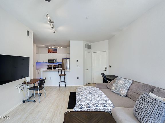 5th image of 5302 E VAN BUREN Street #3026