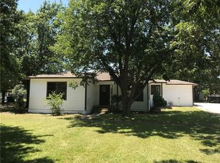 511 Sloan St, Taylor, TX 76574
