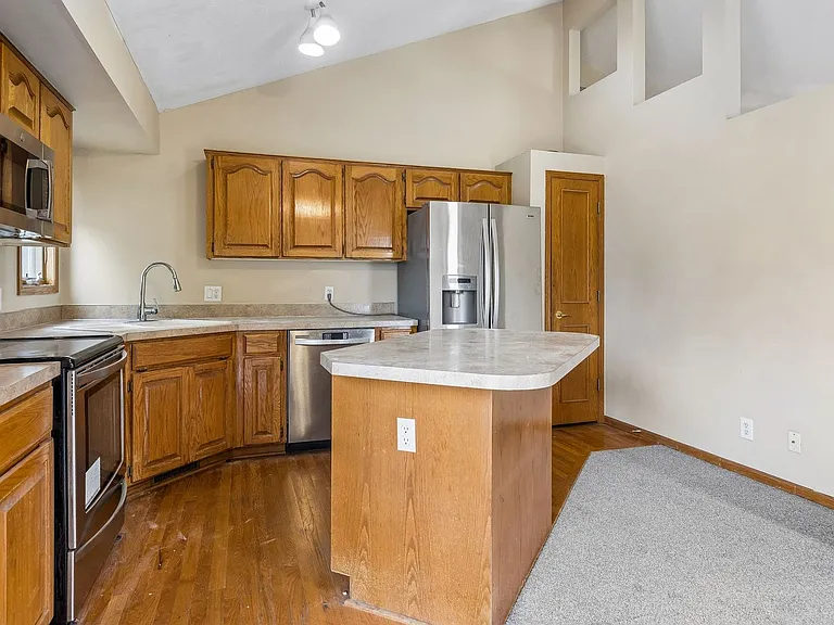 2402 King Dr — Photo 9