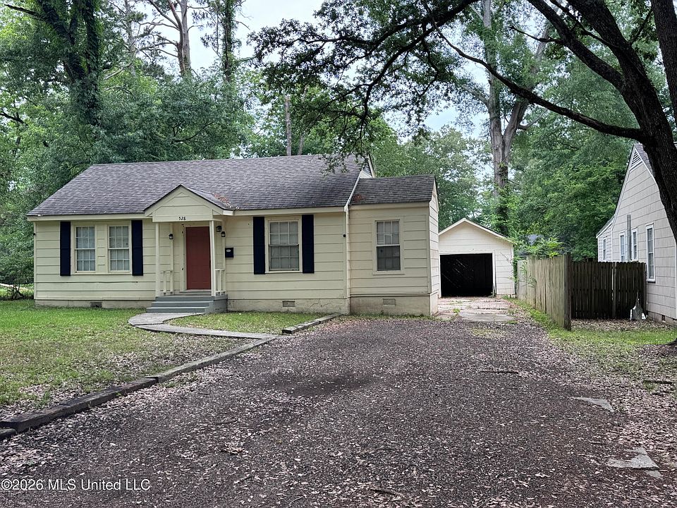 1st image of 528 Woodbury Rd