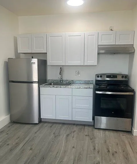 10847 Rosecrans Ave — Photo 2