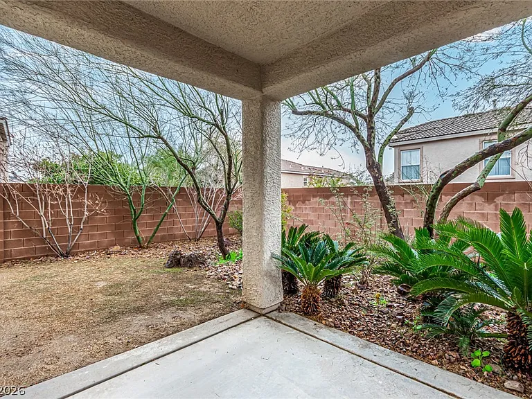 11209 Salentino Ave — Photo 32