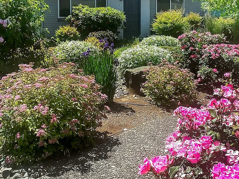 Pleasant Square Apartments — Photo 16