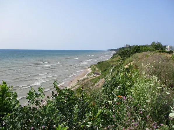 7237 Lakeview Ave, South Haven, MI 49090