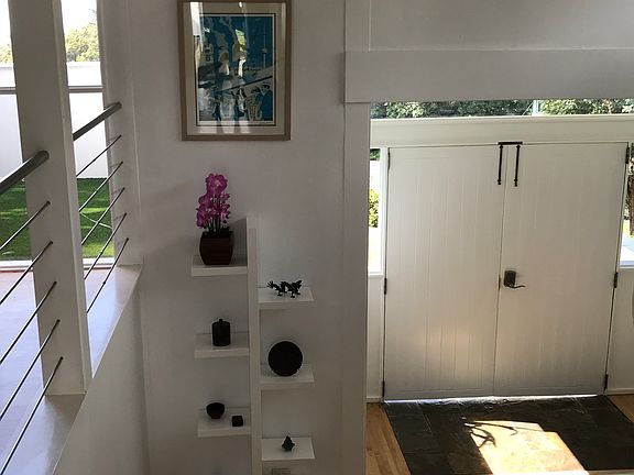 The entryway from the 2nd floor staircase