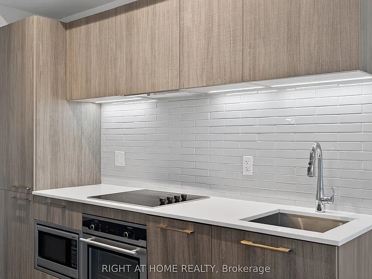3 Gloucester St #512 — Photo 9