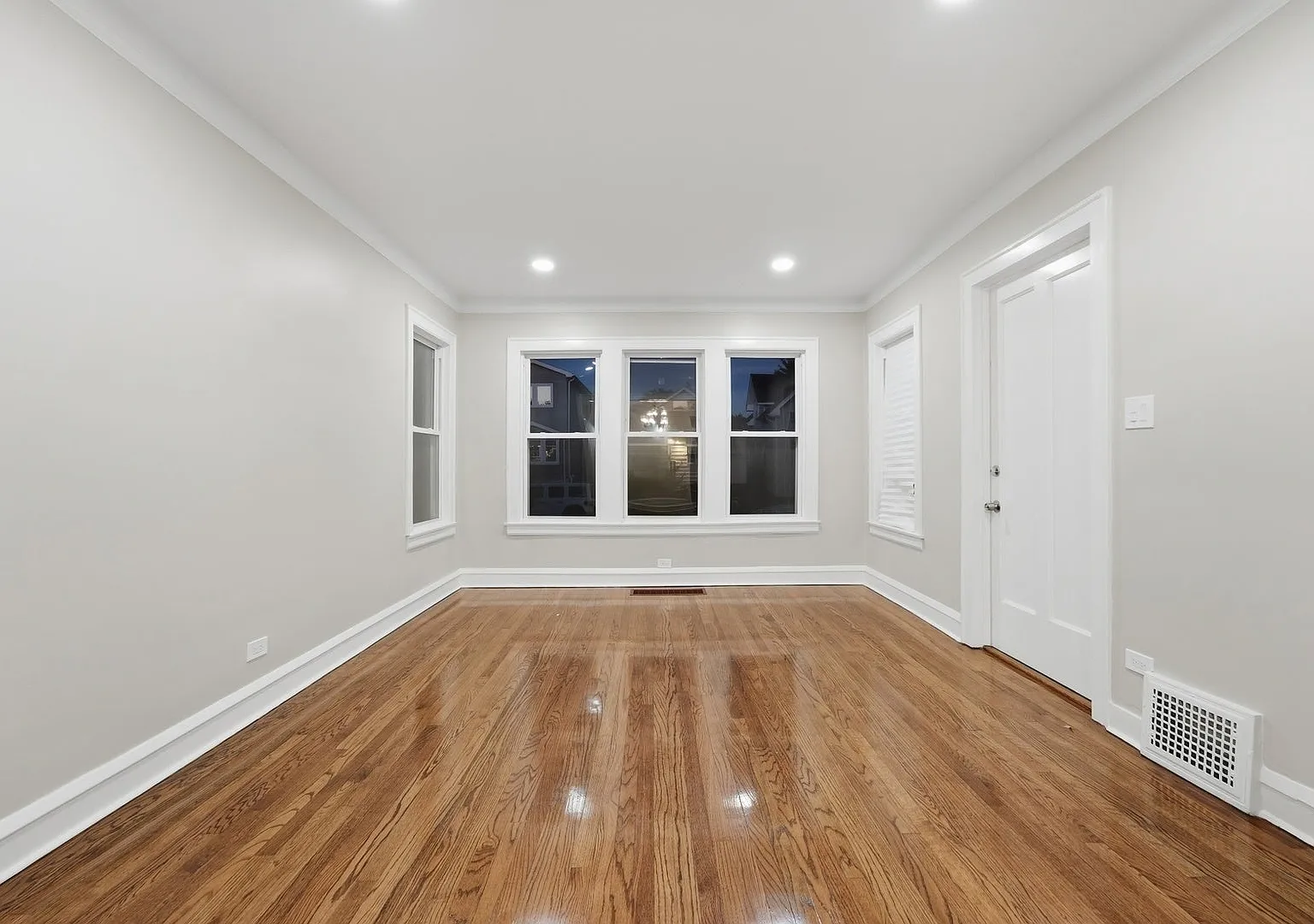 3 bed, 1850 sqft, $3,100 — Photo 3