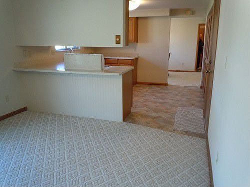 4th image of 415 Overla Blvd