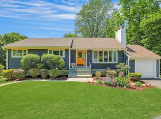 28 Summit Place, Pleasantville, NY 10570