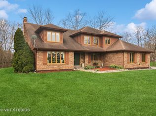 1422 Kirkwall Ct, Inverness, IL 60010