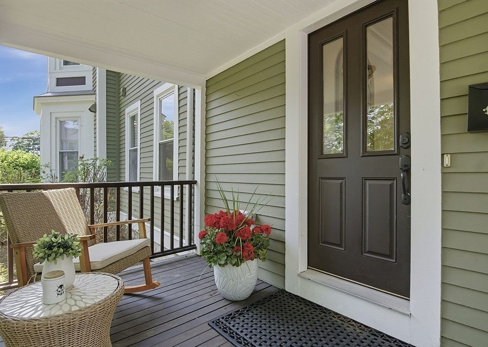 1st image of 19 Eliot St #2